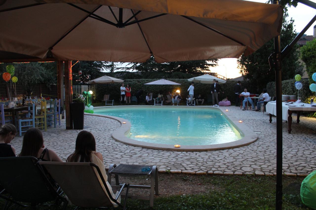 Hotel Benedetti Campello sul Clitunno Exterior photo